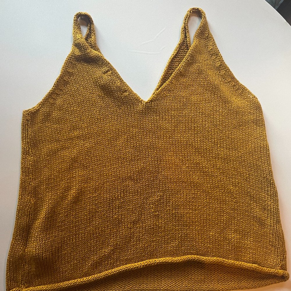 H&M Summer Top, Machine Washable - Picture 6 of 6